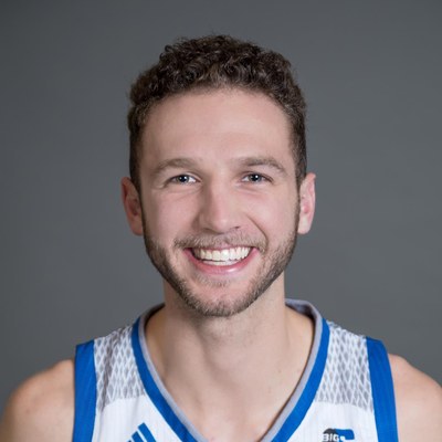 Alec Wnuk headshot
